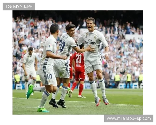 塞维利亚重新整合中后场体系：开启未来冠军之门